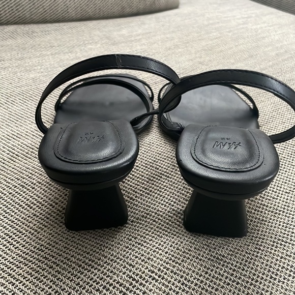 H&M Sandals - Picture 4 of 5